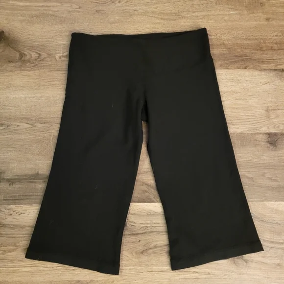 Lululemon Reversible Crop - Picture 3 of 4